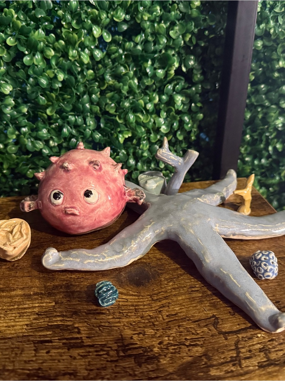 Hand Crafted Pink Pufferfish & Blue Starfish Ceramic Décor Set & 6 coral pieces